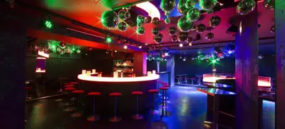 Foto von Bolena Partyraum