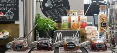 Foto von Hotel & Stadtbad Oderberger – Restaurant Oderberger - Frühstück