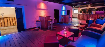 Foto von James June - Clubeventlocation mit Sommergarten