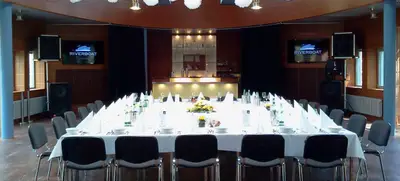 Foto von Meeting on Board