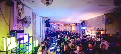 Foto von Nie wieder Schule - jetzt ist Party!
