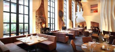 Foto von east Hotel & Restaurant Bar & Lounge