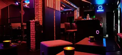 Foto von Dot Club