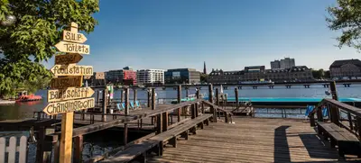 Foto von Badeschiff