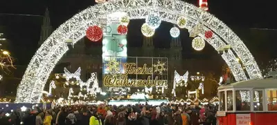 Foto von Weihnachtsfeiern in der Wiener Weihnachts-Straßenbahn