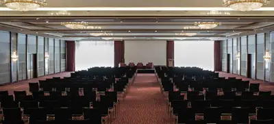 Foto von Tagung mit Domblick