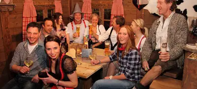 Foto von Oktoberfest in der Almhütte