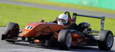 Foto von Supersportwagen fahren auf dem Redbullring