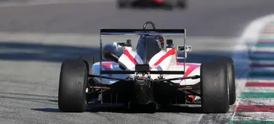Foto von Supersportwagen fahren auf dem Redbullring