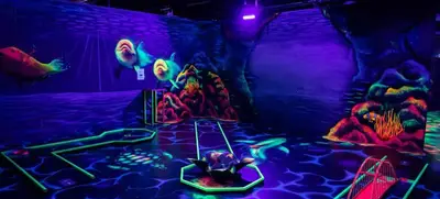 Foto von Schwarzlicht 3D Minigolf in der GlowZone Bielefeld