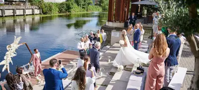 Foto von Hochzeit mit Open Air Trauung und Barkassenanfahrt