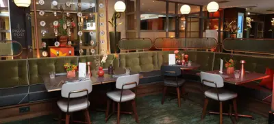 Foto von Pigeon Post Bar & Eatery im Hilton Cologne