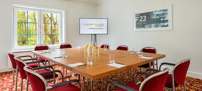 Foto von Courtyard by Marriott Hamburg Airport Armstrong