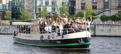 Foto von Sommerfest auf dem Schiff