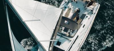 Foto von Team-Coaching unter Segeln