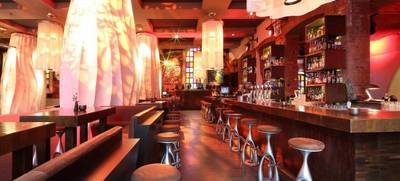 Foto von east Hotel & Restaurant Bar & Lounge