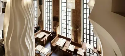 Foto von east Hotel & Restaurant Bar & Lounge