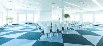 Foto von Scaling Spaces - Direkt neben S + U Zoologischer Garten