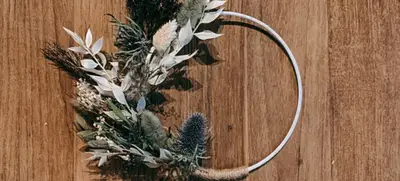 Foto von Trockenblumenring für die Wand