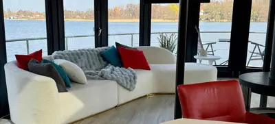 Foto von Floating Home Shanti 2 Shanti EG
