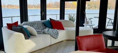 Foto von Floating Home Shanti 2 Shanti EG