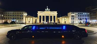 Foto von Party-Stretchlimousine