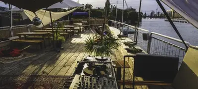 Foto von Sommerparty auf der Spree