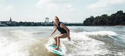 Foto von Surfen auf dem Rhein