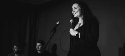 Foto von HOW TO SURVIVE ON STAGE