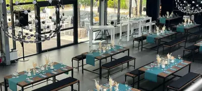 Foto von Sommerfest unter Palmen