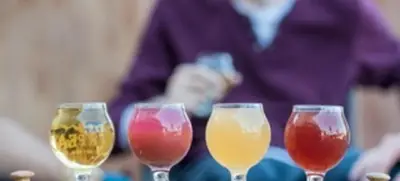 Foto von Weihnachtsfeier mit Cocktailverkostung