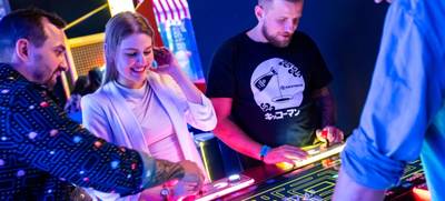Foto von Game Night Team Event - Electric Social Alexanderplatz