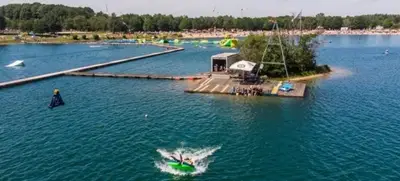 Foto von Robinson-Insel: Gehoben als Sundowner-Party oder Empfang oder sportlich