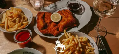 Foto von Glühwein, Kranz & Schnitzel-Tanz