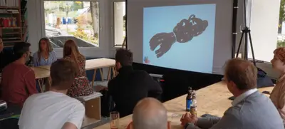 Foto von Handprothesen bauen – ein sinnvolles Teamevent voller Spaß