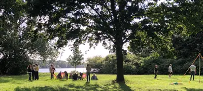 Foto von Frühstück am See