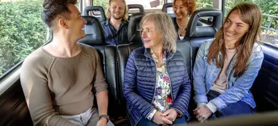 Foto von Stadtrundfahrt / Stadttour im Oldtimer Bulli | Teamevent & Teambuilding (2,5h)