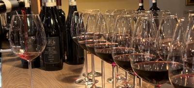 Foto von Weinprobe in der ROSE Wein-Brasserie, direkt vom kleinen familiengeführten Weingut
