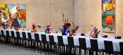 Foto von Exklusives Dinner in der Kunstgalerie