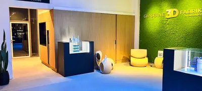 Foto von Gläserne 3D Fabrik Showroom