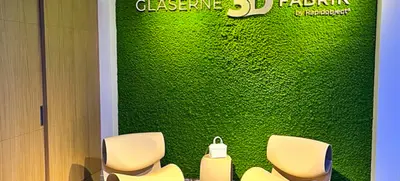 Foto von Gläserne 3D Fabrik Showroom