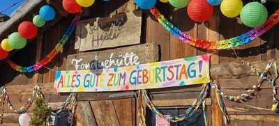 Foto von Geburtstagsfeier in der Schwarzen Heidi Fonduehütte