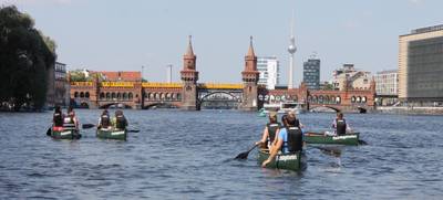Foto von Geführte Kanutour durch Berlin - Walking on Water