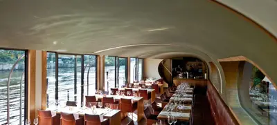 Foto von Festlicher Lichterglanz auf der Spree: Ihre Weihnachtsfeier im Restaurantschiff