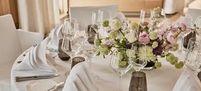 Foto von Hochzeitsarrangement Premium