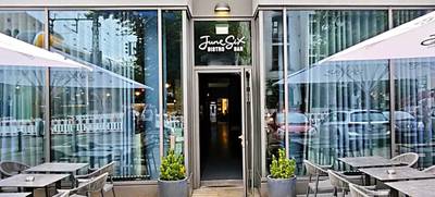 Foto von June Six Bistro & Bar