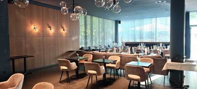 Foto von Business Lunch Meeting im June Six