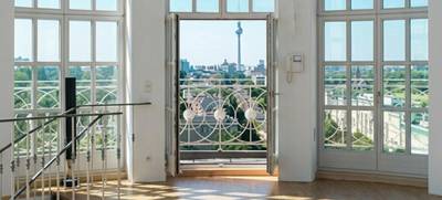 Foto von Lounge im Frankfurter Turm - Der Kuppelraum als Meetingraum