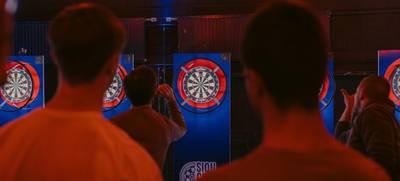 Foto von Social Gaming: Dart, Beer Pong, Bingo, Gaming, Kicker, Kneipenquiz & Schocken