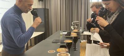 Foto von Genuss-Teamrotation: Brauen, Brennen & Sensorik bei Doemens